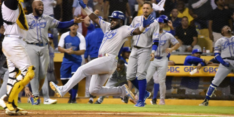 Licey gana dramático partido a las Águilas