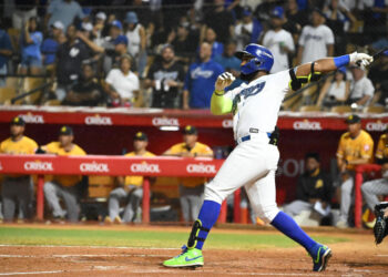 Licey se «sacude» «desplumando» Águilas