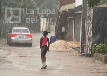 Literalmente “toda Barahona” inundada por fuertes lluvias