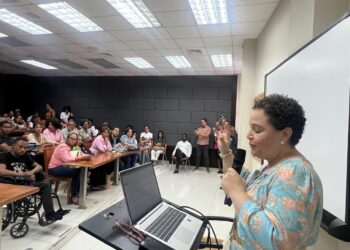Sobreviviente de cáncer de mama narra su experiencia