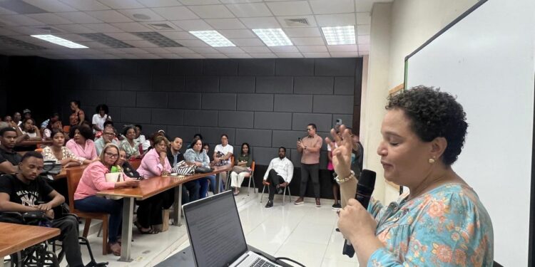 Sobreviviente de cáncer de mama narra su experiencia