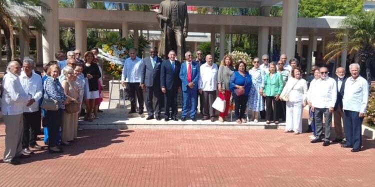 Como el «primer guandul» médicos promoción del 75 de la UASD celebran 50 años de vocación y servicio