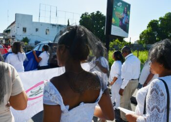 Realizan marcha de las novias en Barahona