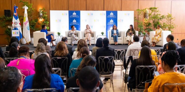 Analizan violencia contra niñez y adolescentes en RD