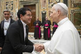 Rector PUCMM participa en Jubileo del Mundo Educativo en Vaticano