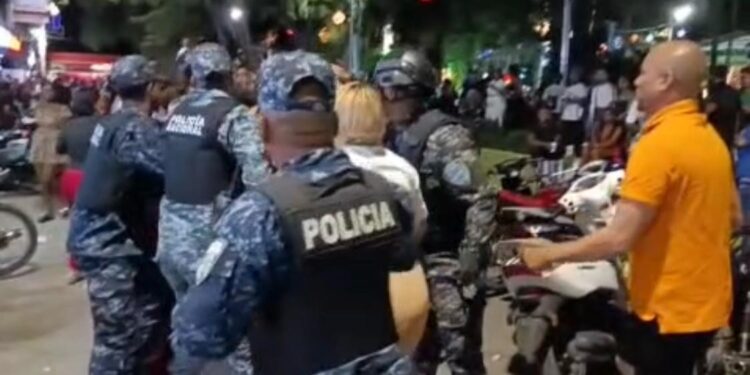 Varios detenidos durante pelea en parque Tamayo anoche