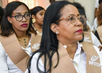 Comunitarios de Boca Chica, son certificados por Infotep