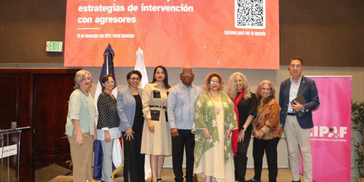 Abordan estrategias de intervención con agresores