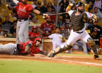 Escogido vence 8-5 Águilas y se mantiene firme en el tercer lugar