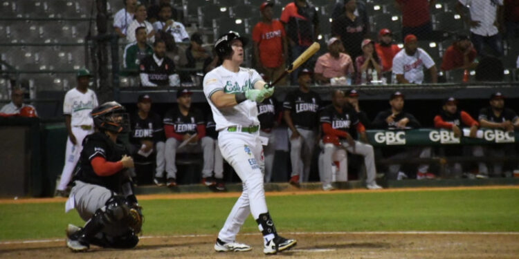 ¡Lester la sacó y las Estrellas rompen maleficio en el Tetelo!