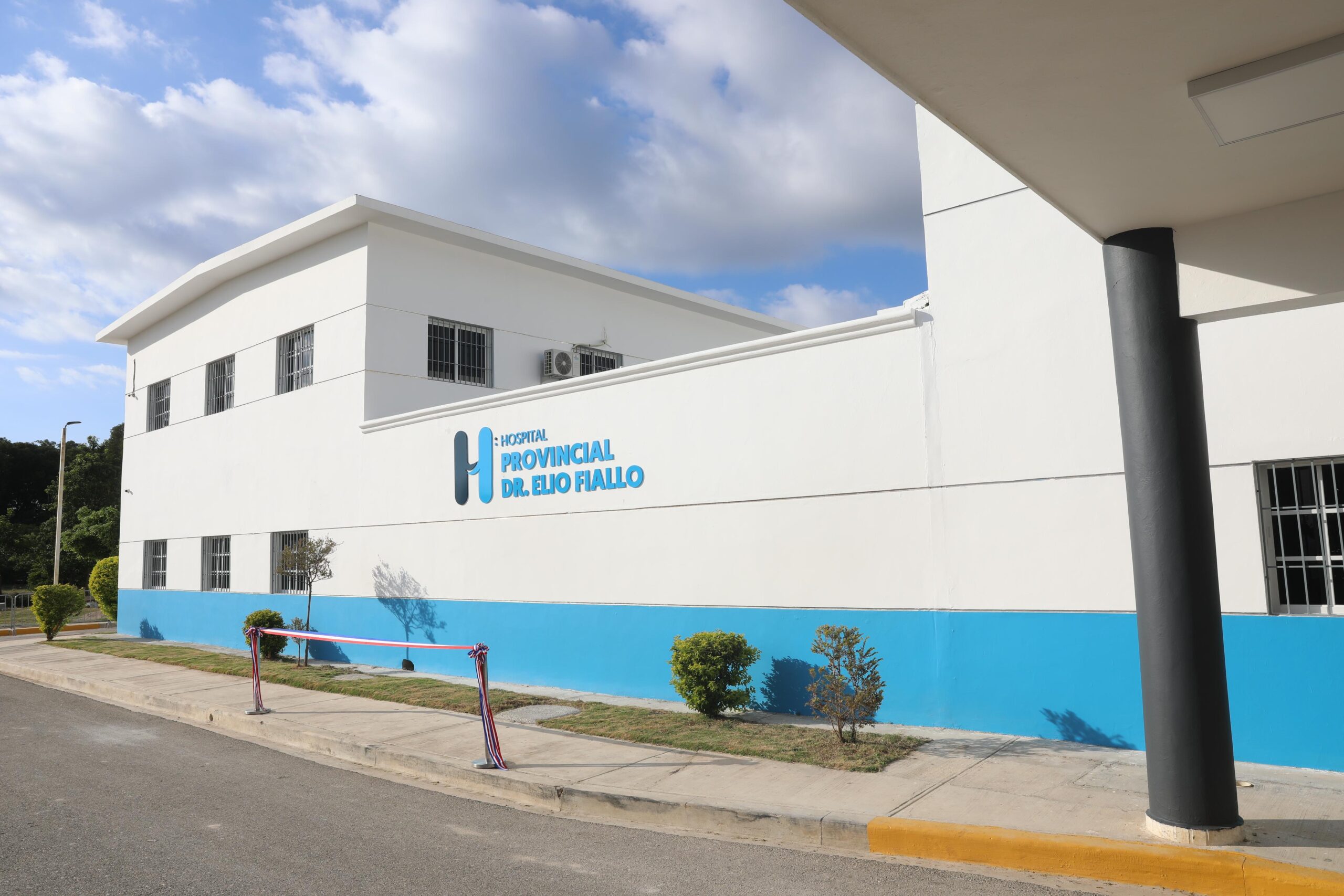 Retienen pareja cruceristas en hospital de Pedernales