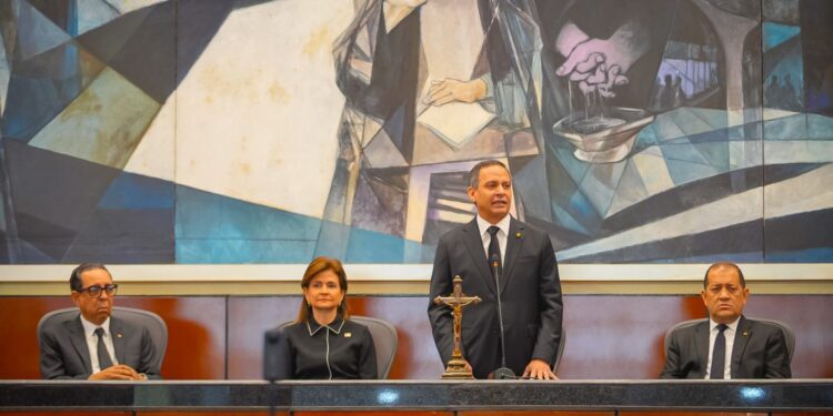 Henry Molina afirma «Poder Judicial fuerte se legitima por la ley»