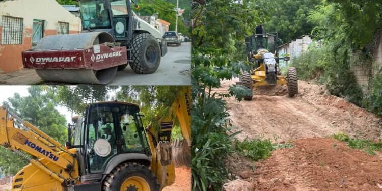 INDESUR acondiciona calles del sector La Raqueta
