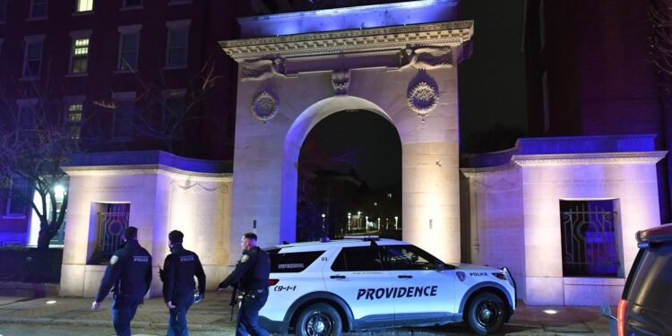 Se ha reportado un tirador activo en el campus de la Universidad Brown en la ciudad de Providence, en el estado de Rhode Island