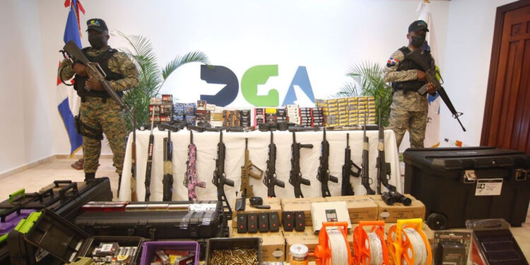 Acusan en Florida 3 por tráfico de armas con destino a Haití vía RD