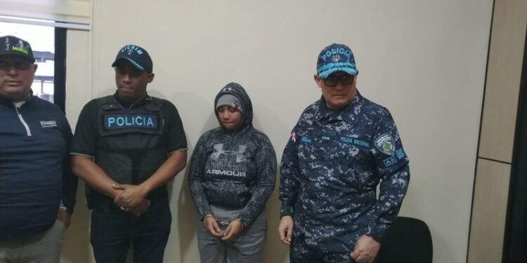 Se entrega joven mató hermana en San Francisco de Macorís