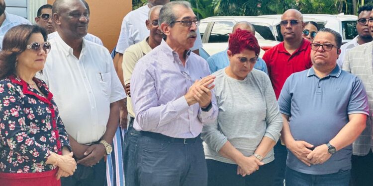 Jorge Asjana David recibe respaldo profesores de deportes UASD