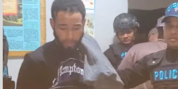 Braudin se entrega y pide perdón por matar pareja en Ocoa