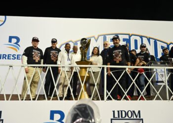 Escogido conquista corona 18