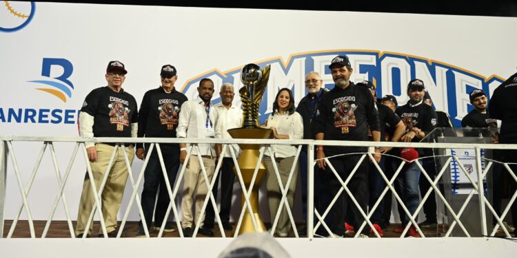 Escogido conquista corona 18