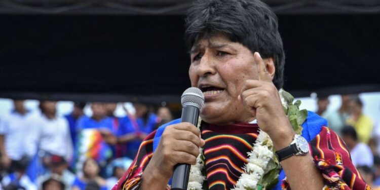 Evo Morales repudia bombardeo de EEUU contra Venezuela