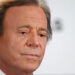 Julio Iglesias niega abusos sexuales a dos extrabajadoras