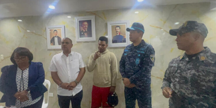 Joven buscado por múltiples delitos se entrega a la Policía