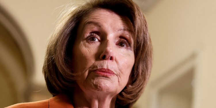 Nancy Pelosi critica operación de Trump en Venezuela