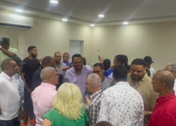 Juramentan nuevos miembros en Fuerza del Pueblo en Barahona