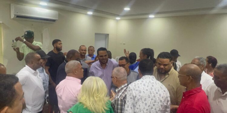 Juramentan nuevos miembros en Fuerza del Pueblo en Barahona