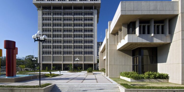 BCRD mantiene tasa de política monetaria en 5.25 % anual