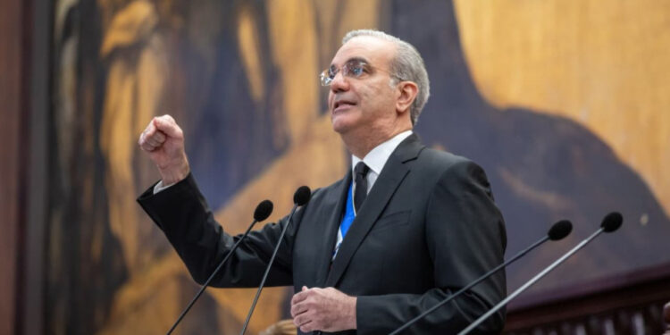 Abinader proyecta educación a 2036: reforma educativa