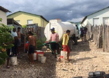 Siete meses sin agua potable en Villa Jaragua
