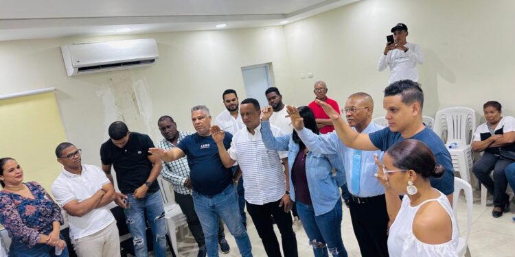 Coronel retirado PN se juramenta en la FP en Barahona