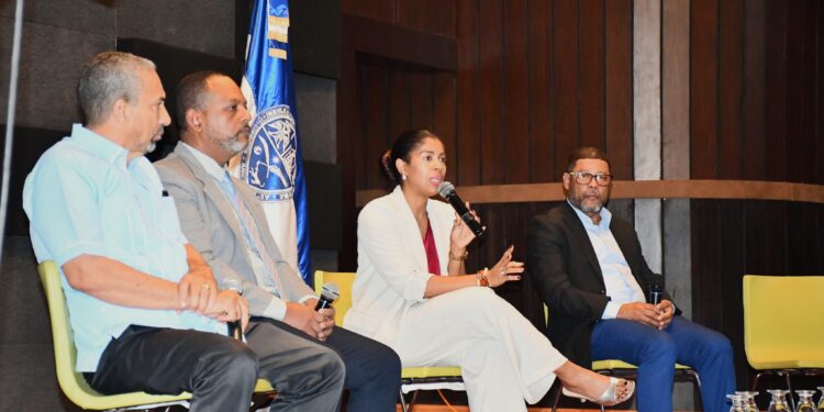 UASD Recinto Barahona realiza panel