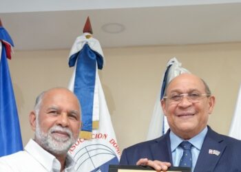 ADP rechaza fusión de ministerios a Rafael Santos