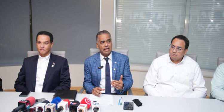 Joel Santos: «explosión y no error manual provocó apagón»