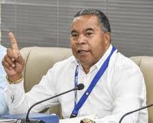 Menegildo de la Rosa denuncia ola de violencia contra profesorado