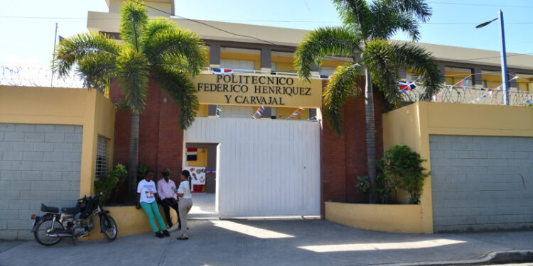 Politécnico Federico Henríquez y Carvajal sin electricidad