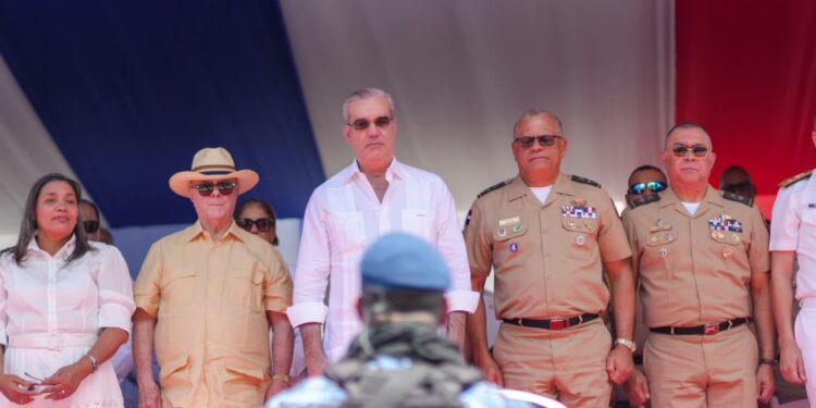 Abinader encabeza desfile por la Batalla del 19 de Marzo en Azua