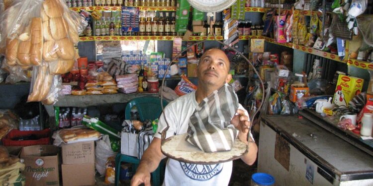 Crisis en el bolsillo: suben precios de comestibles en Barahona