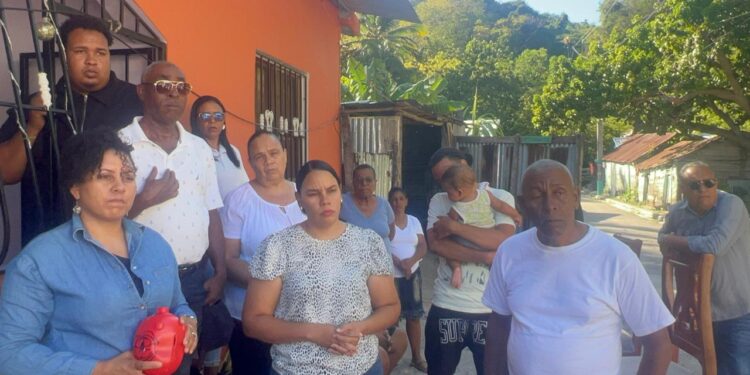 Familia denuncia policías «sustrajeron» dinero durante allanamiento