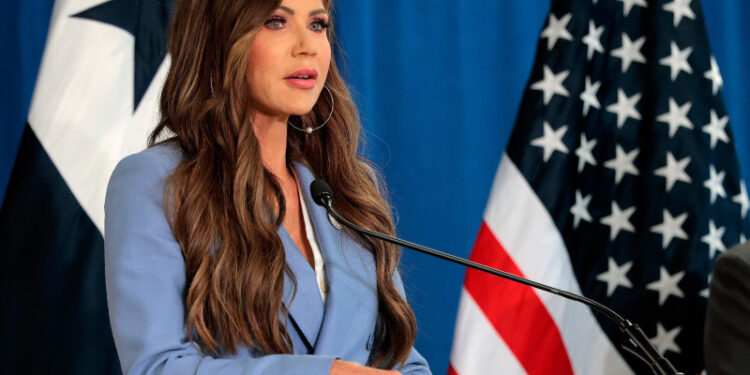 Kristi Noem visita RD y se reúne con el presidente Abinader