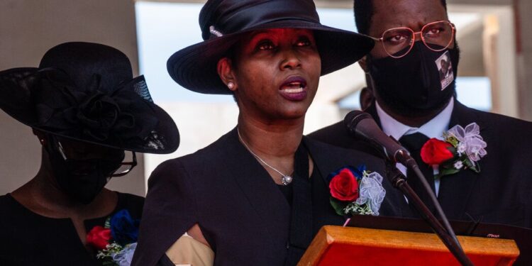 Martine Moise testifica en juicio por asesinato de su esposo