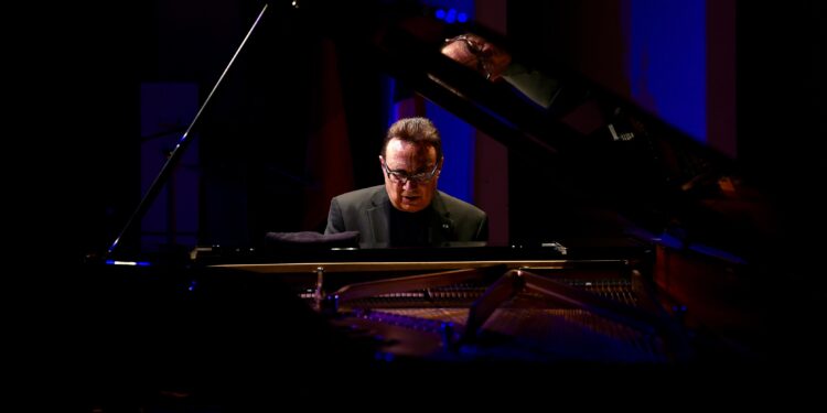 Michel Camilo celebra Independencia con concierto en Belín