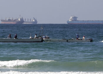 Escoltará petroleros por bloqueo Estrecho de Ormuz