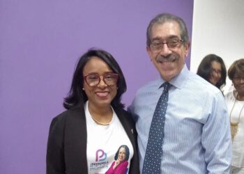 Petronila encabeza conversatorio sobre Habichuelas con Dulce