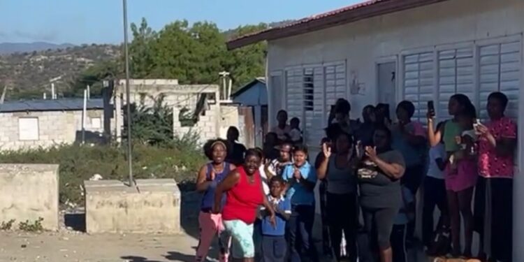 Paraliza docencia y queman gomas en Honduras, Tamayo