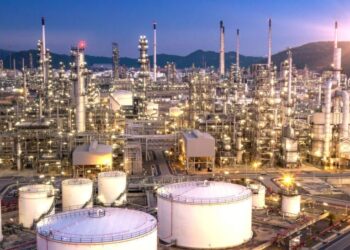 Irán amenaza con atacar instalaciones petroleras en el Golfo