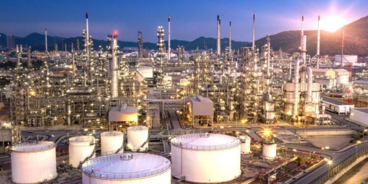 Irán amenaza con atacar instalaciones petroleras en el Golfo